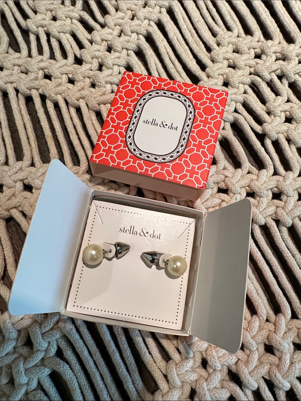 Stella & Dot Deja Vu Studs